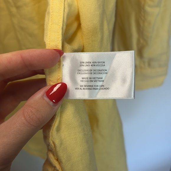 GAP Women’s Linen Butter Yellow Shirt size medium - Picture 5 of 6